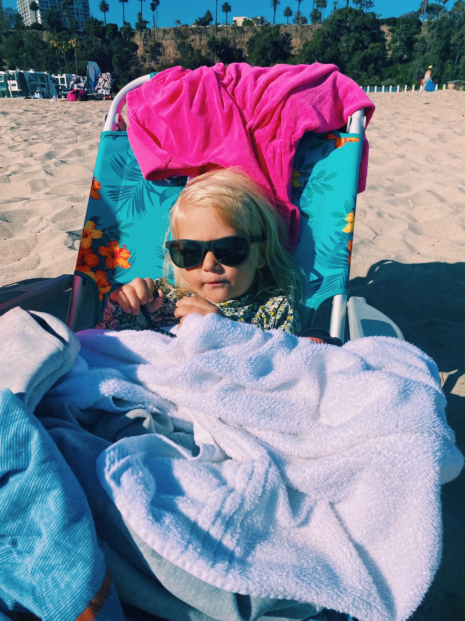 Se på skräckfilm och hänga på stranden