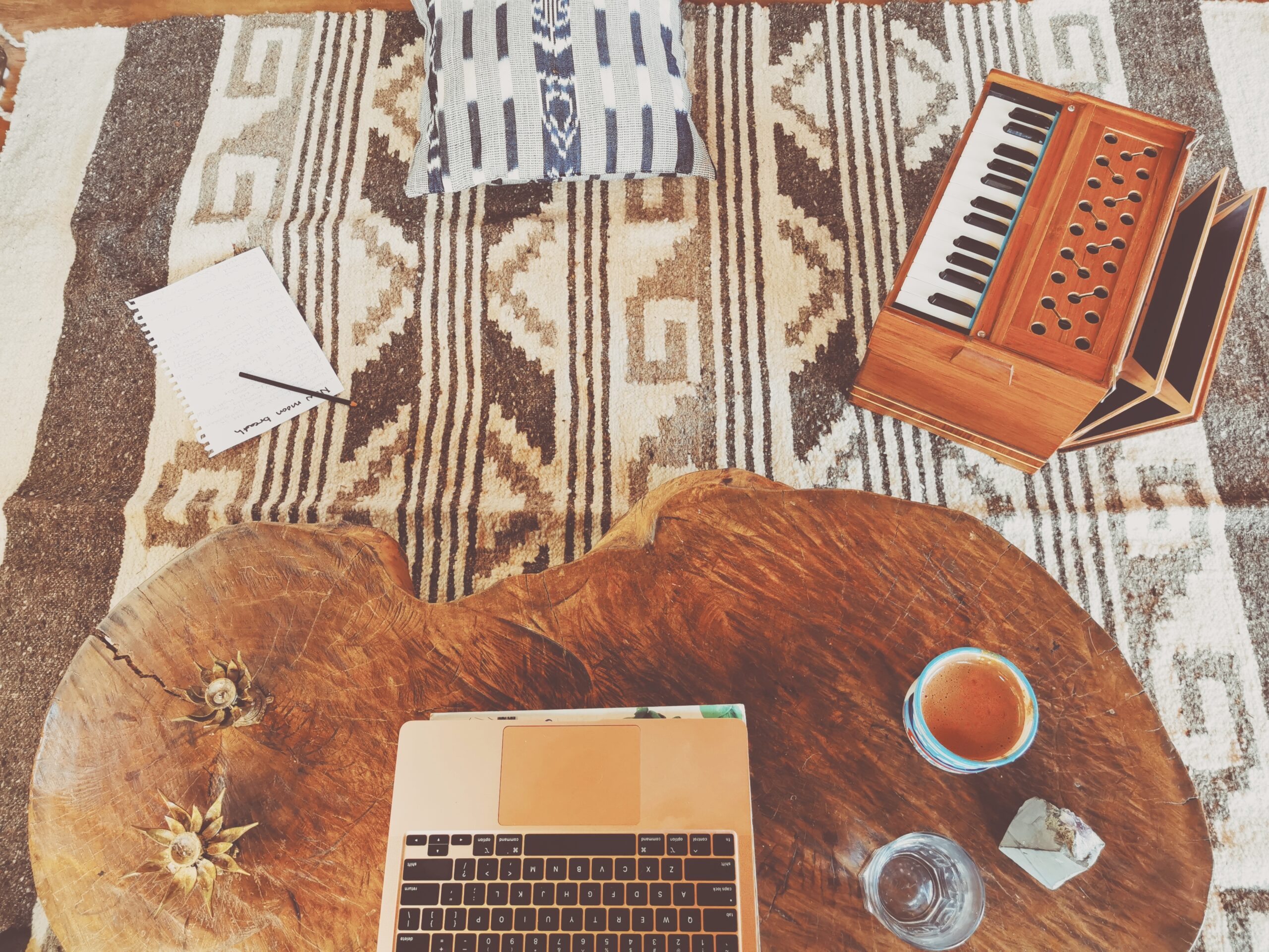 Kakao, Kirtan och kvinnocirklar