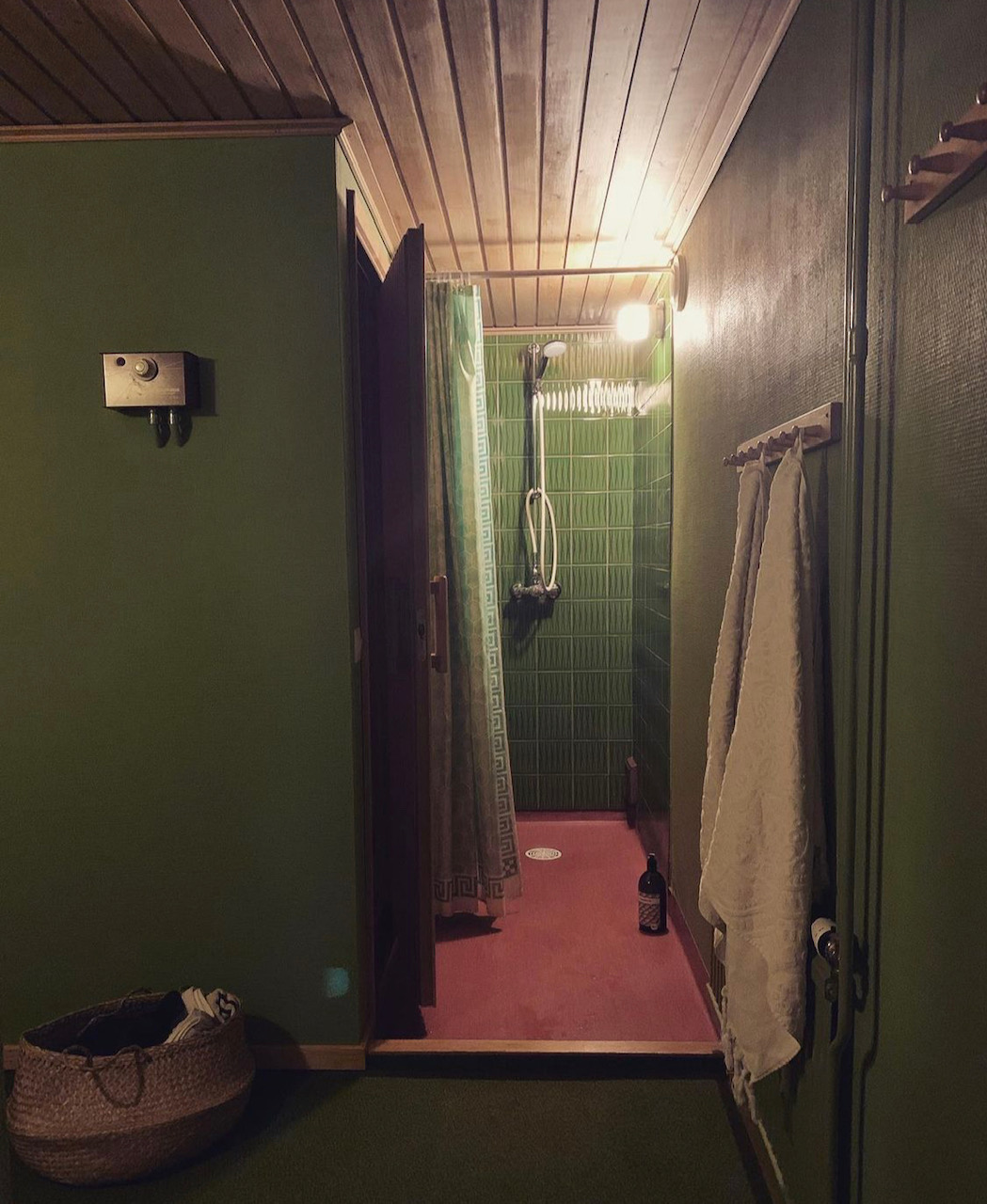 Bathroom fantasies