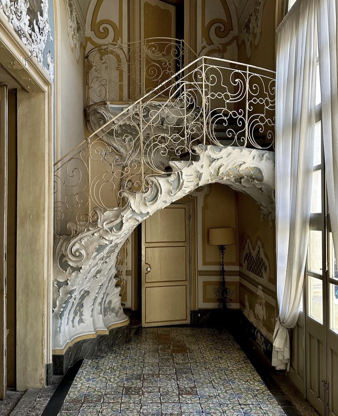 The woman and the bird