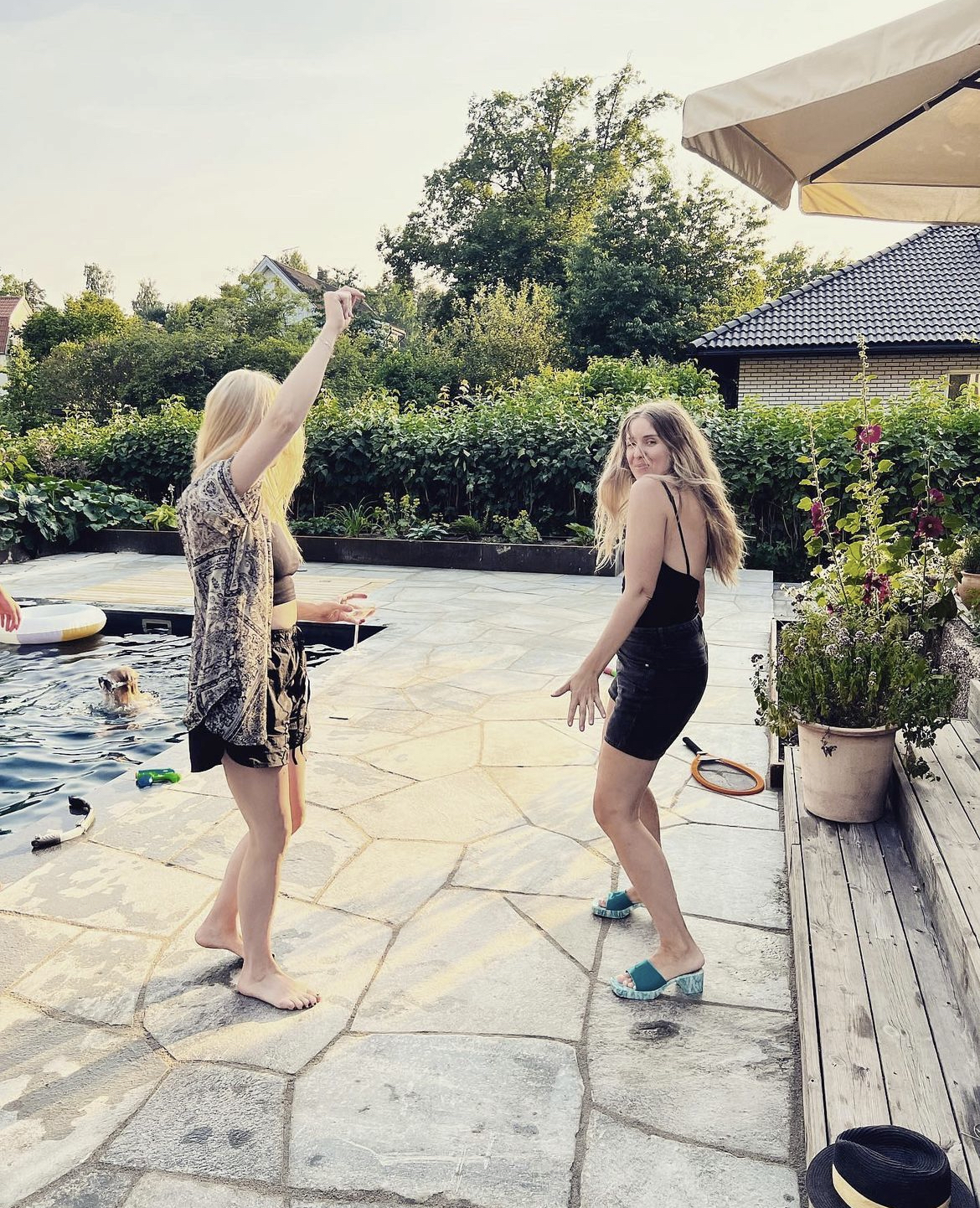 Memory lane, poolbygge och summer looks att lyckas fånga på bild