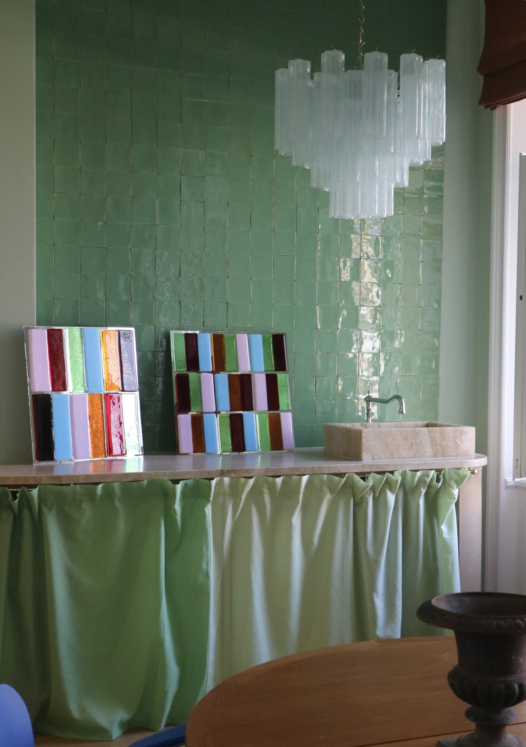 Konst plus inredning likamed sant