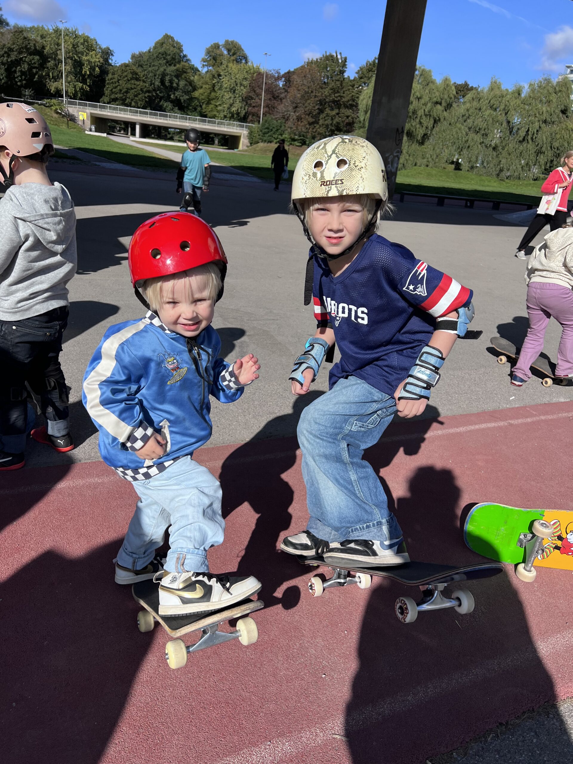 Marknad, mingel och måsten.