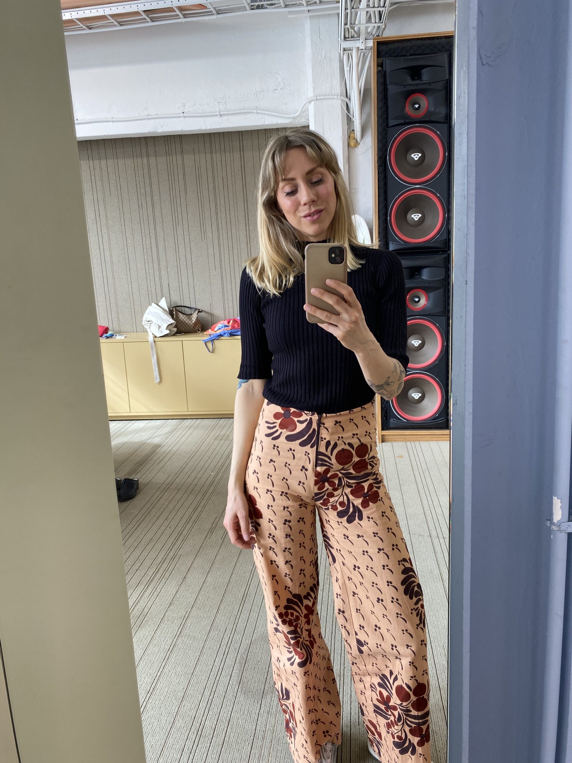 Hänger utställning och snart vernissage