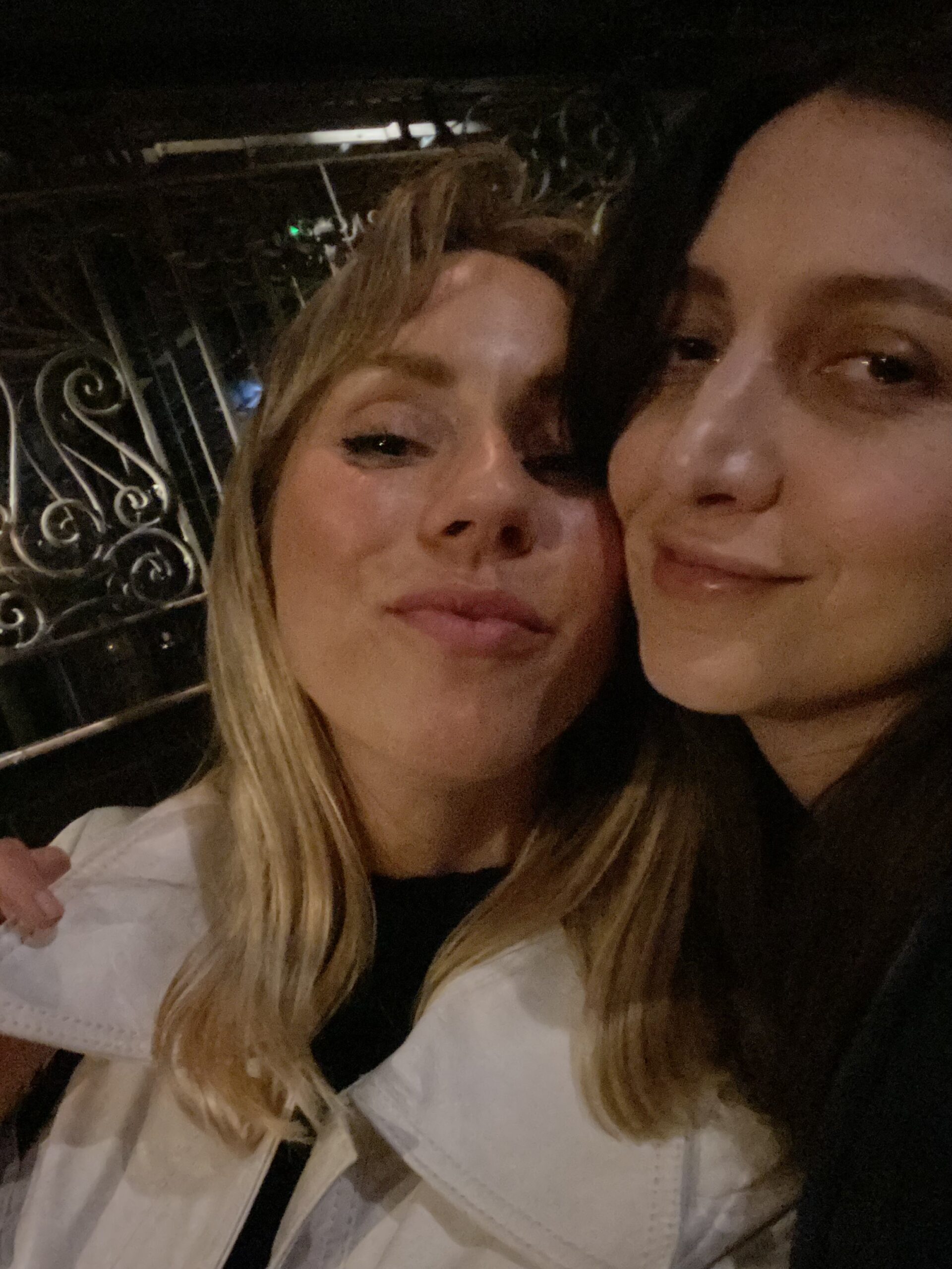 Hänger utställning och snart vernissage