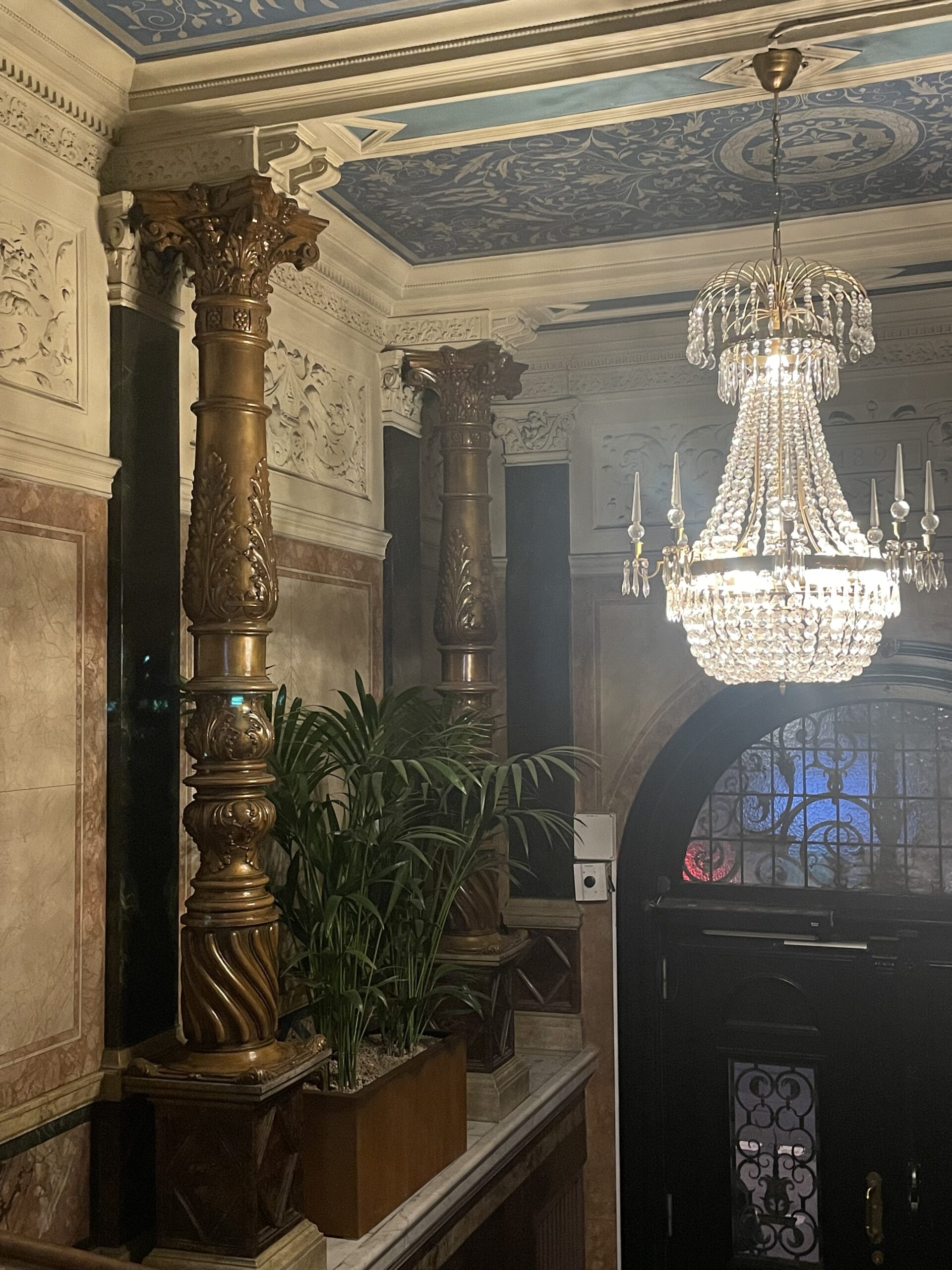 Disco, opera & röda strumpbyxor