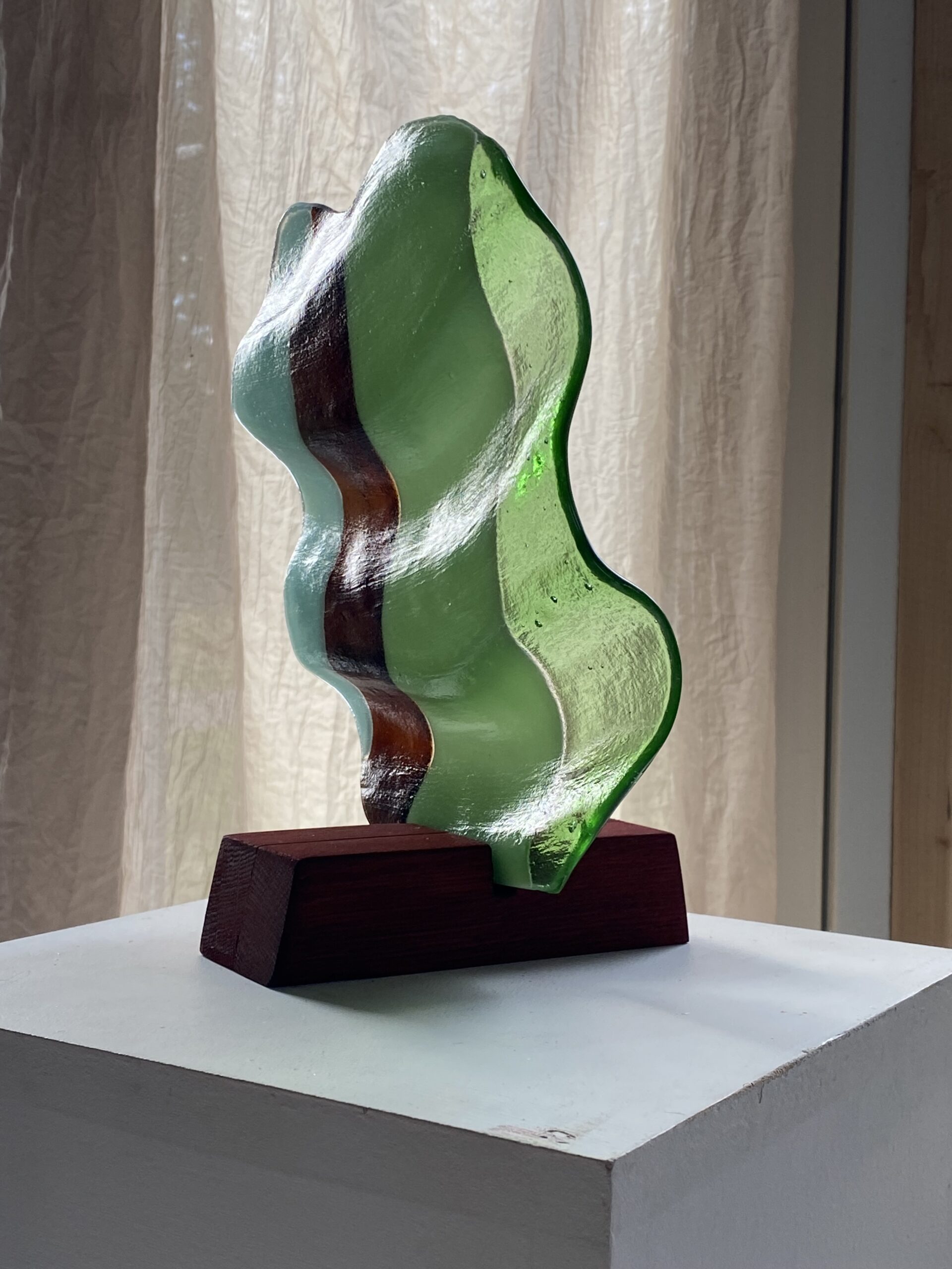 En glasskulptur och tankar om konstbeställningar