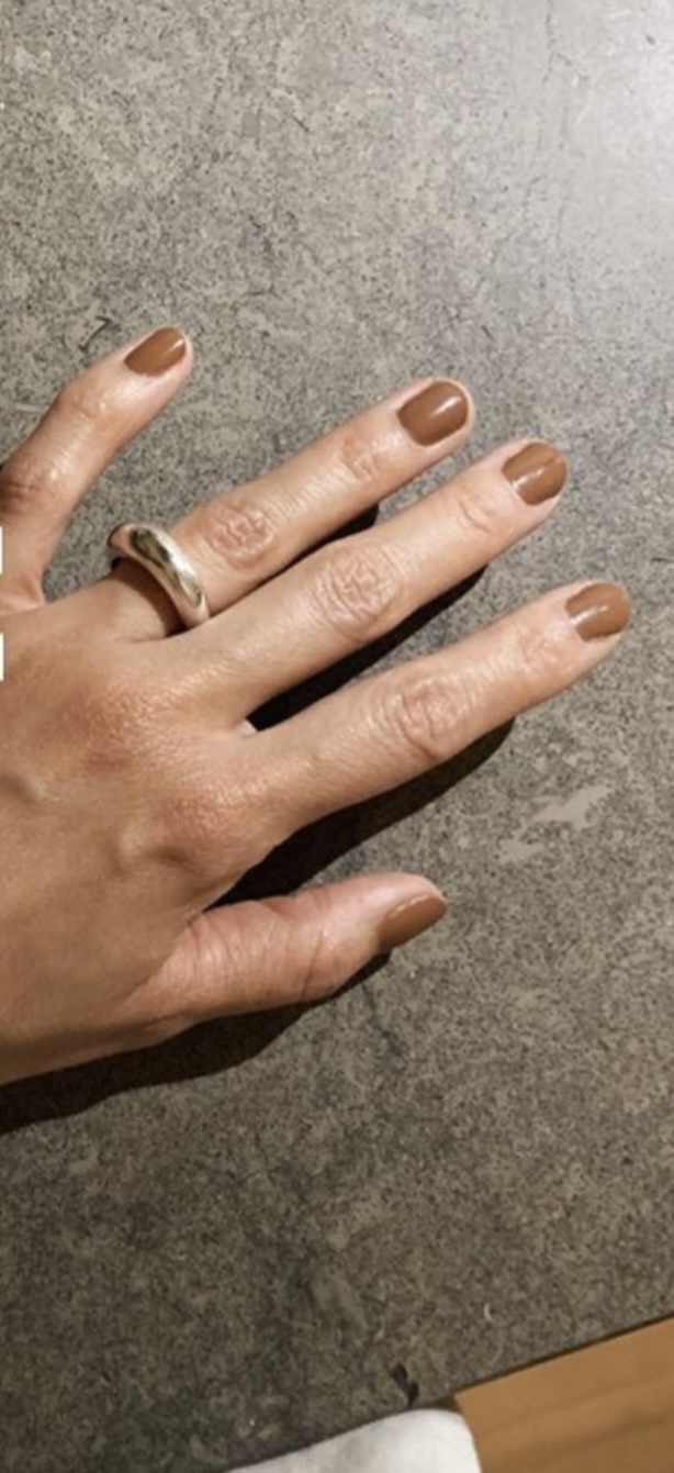 Caramel nougat nails