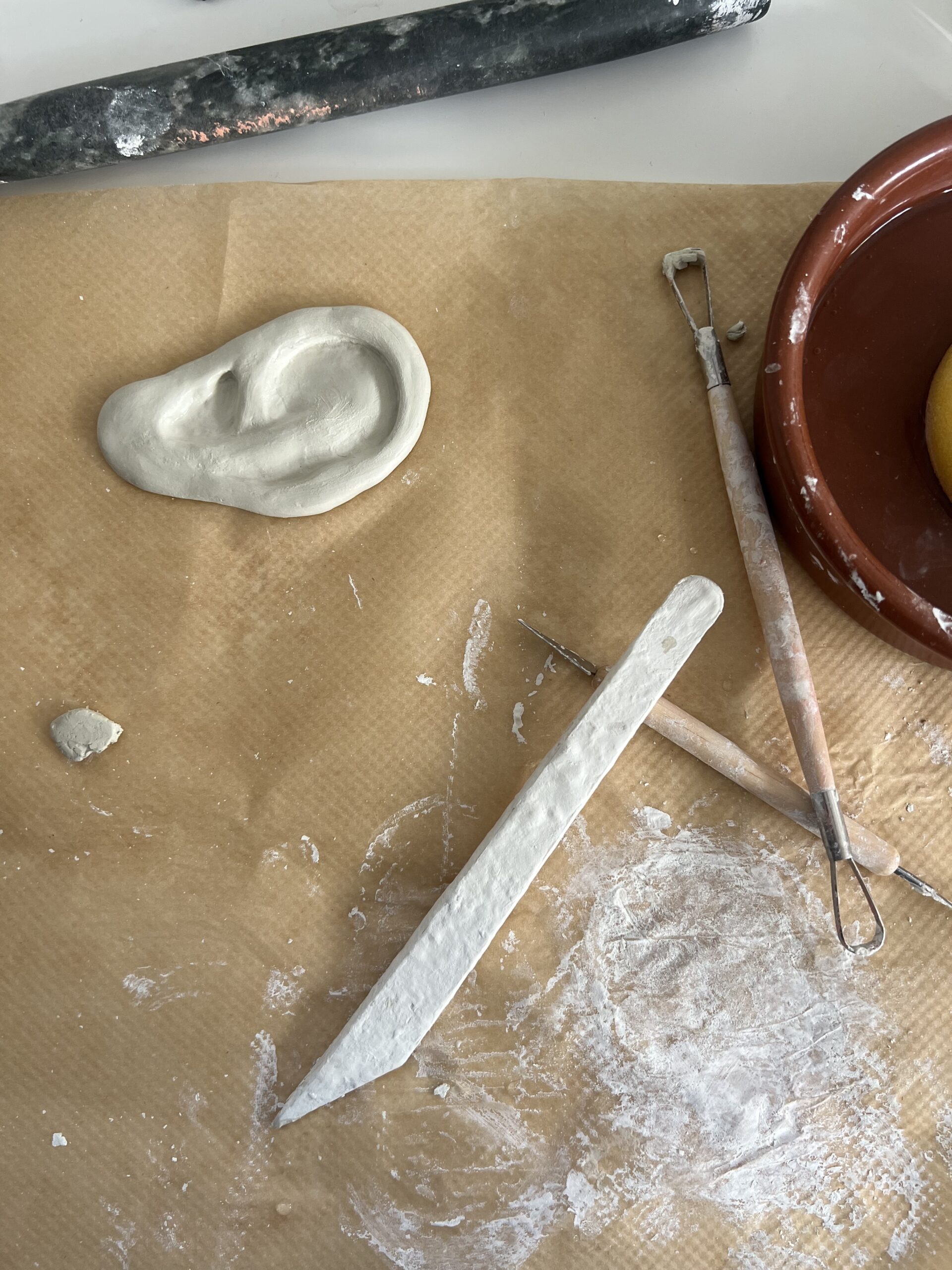 Säsongsbryt och vi målar sovrum i gult och brunt