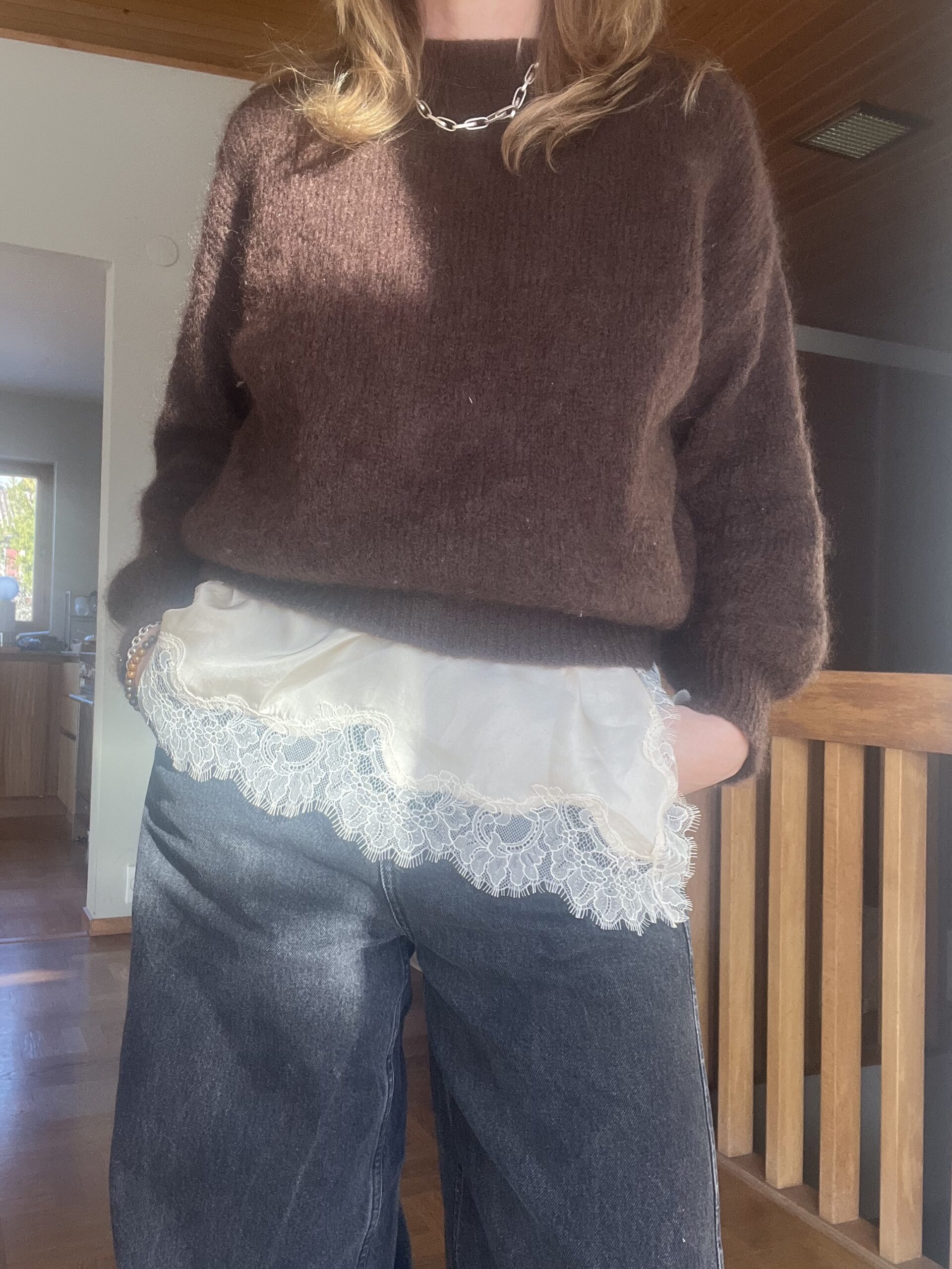 Säsongsbryt och vi målar sovrum i gult och brunt