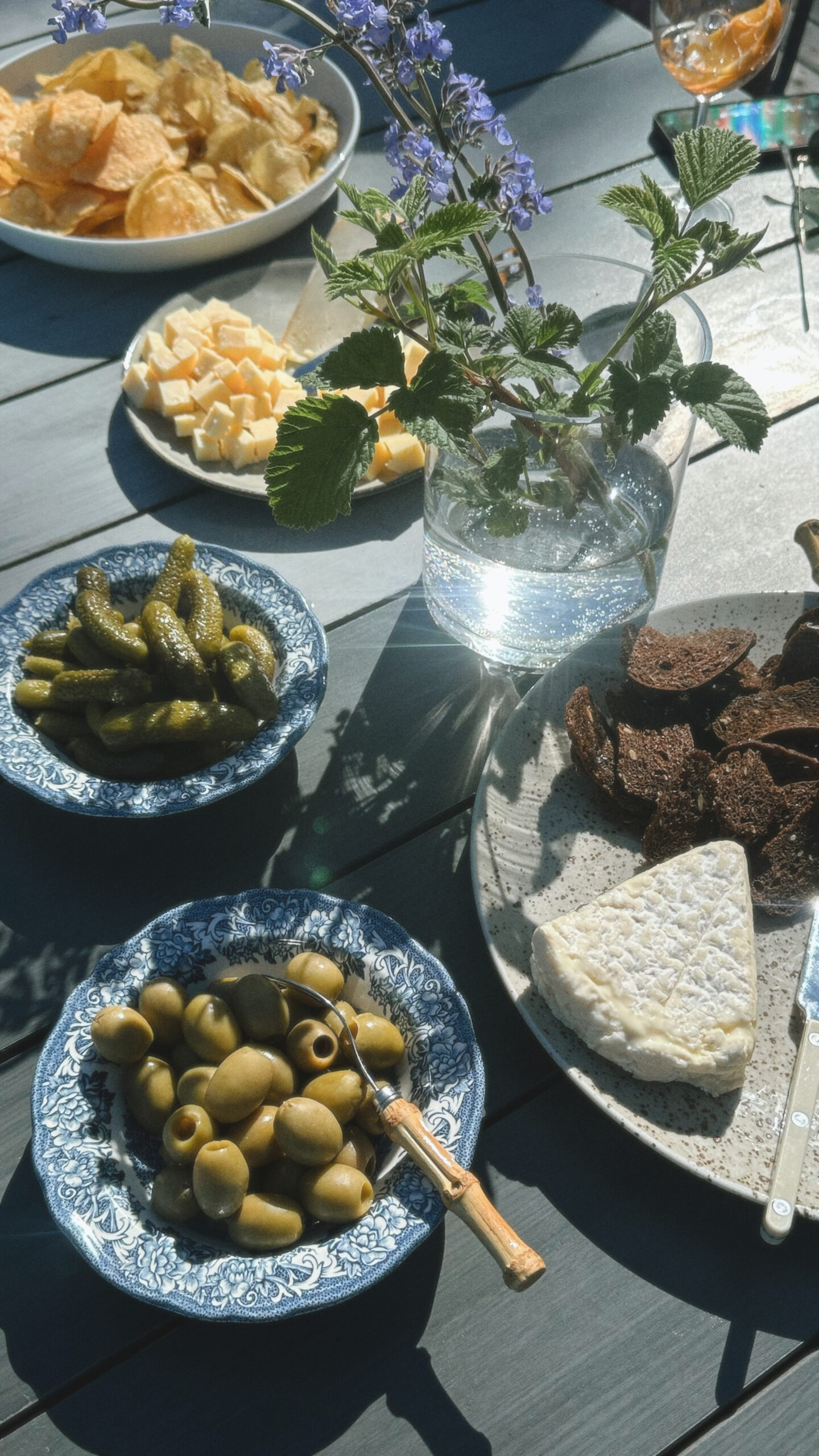 Italiensk vintage, girl dinner & barndomsvänner