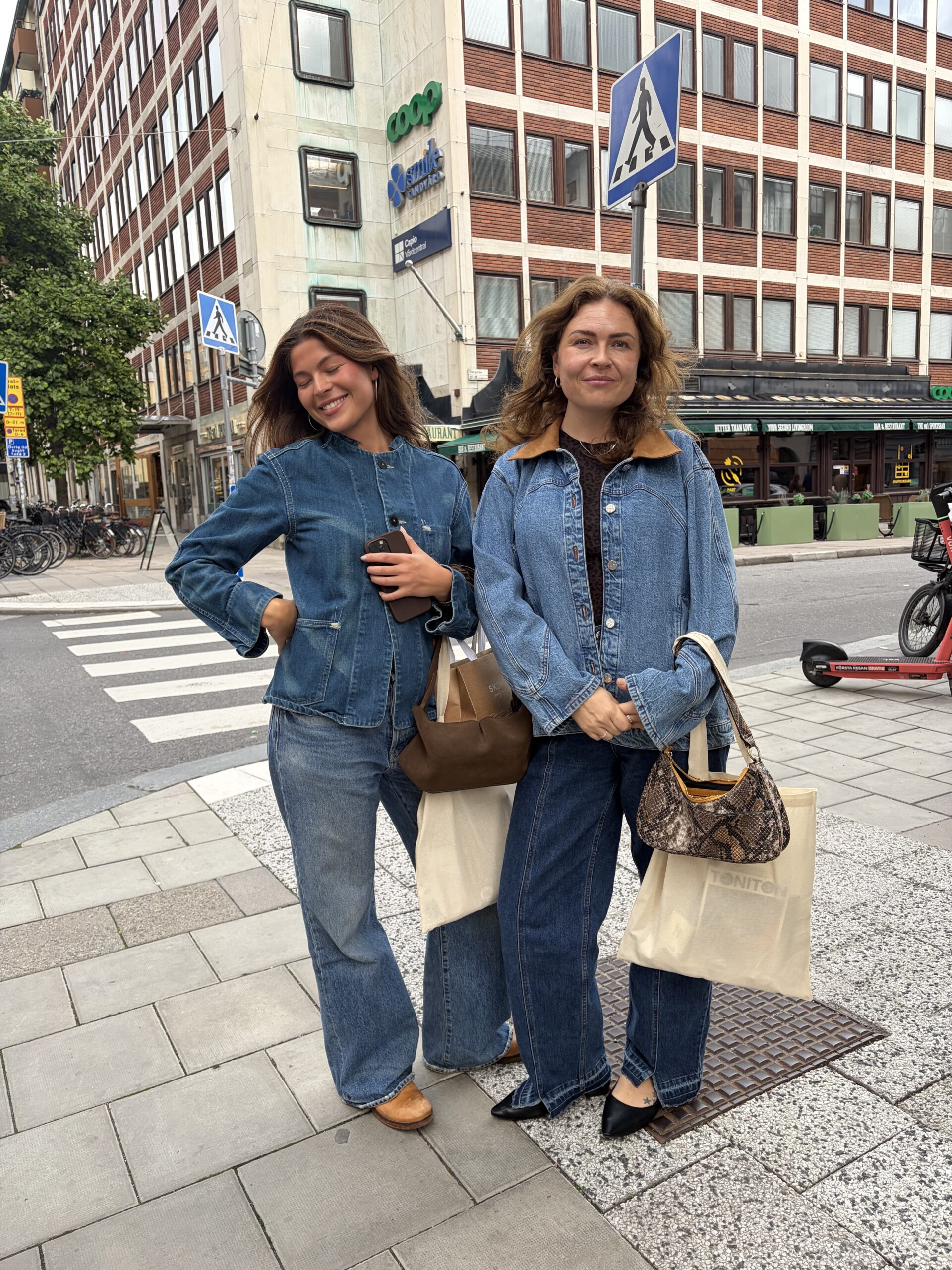 Birgit Work, Outfits & en helt underbar samt inrökt läderfåtölj fyndad på loppis