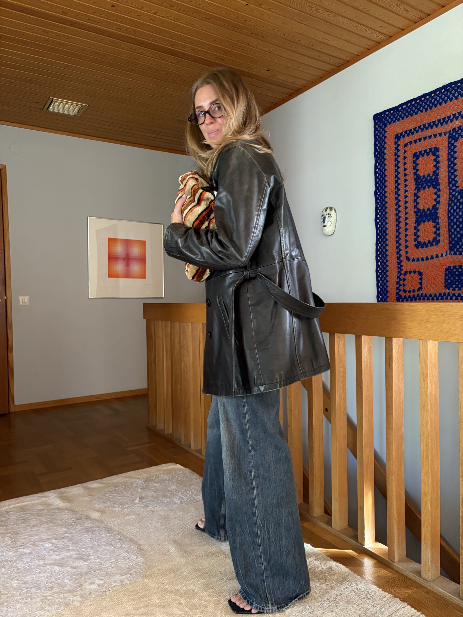 Birgit Work, Outfits & en helt underbar samt inrökt läderfåtölj fyndad på loppis