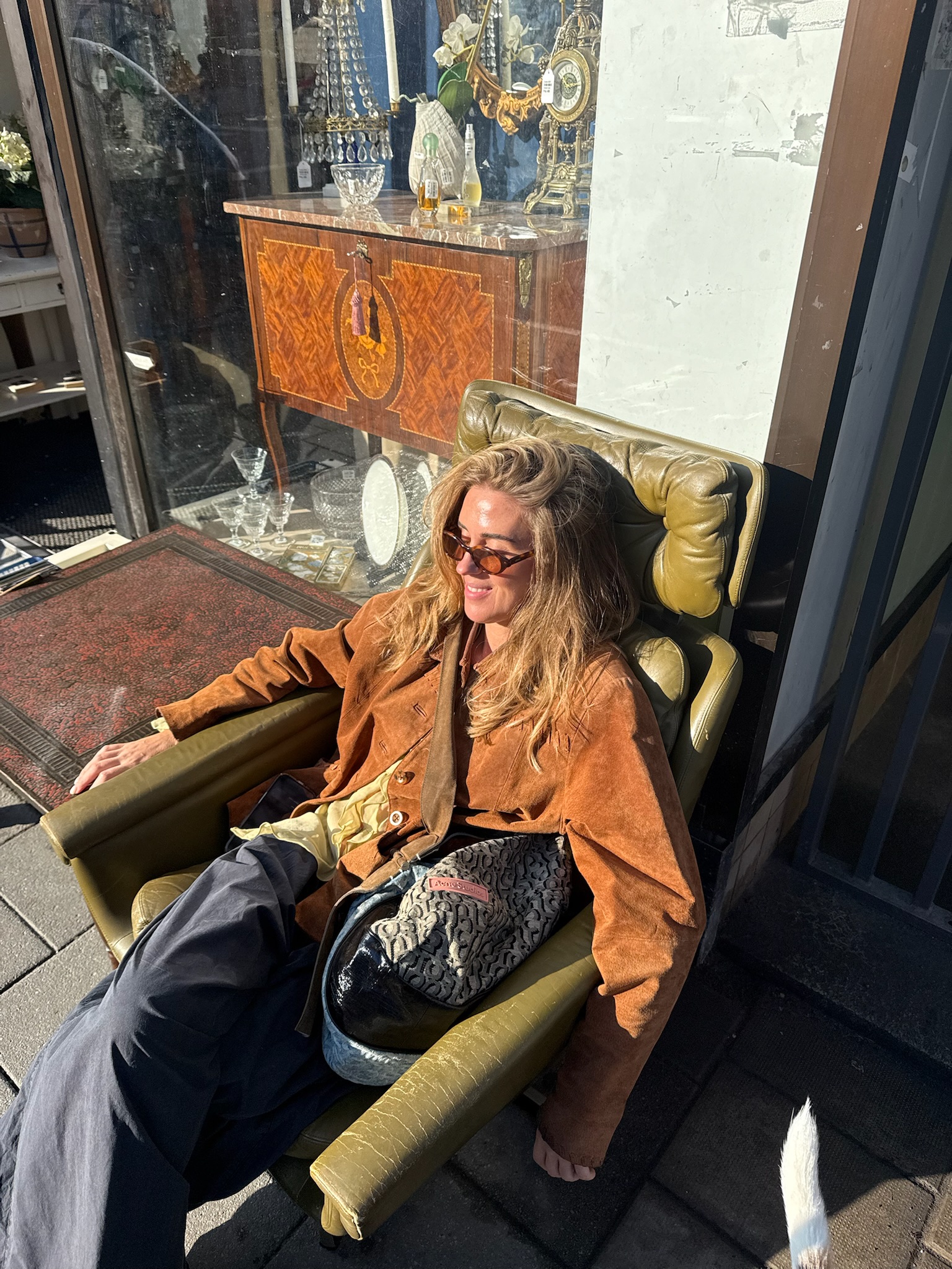 Birgit Work, Outfits & en helt underbar samt inrökt läderfåtölj fyndad på loppis